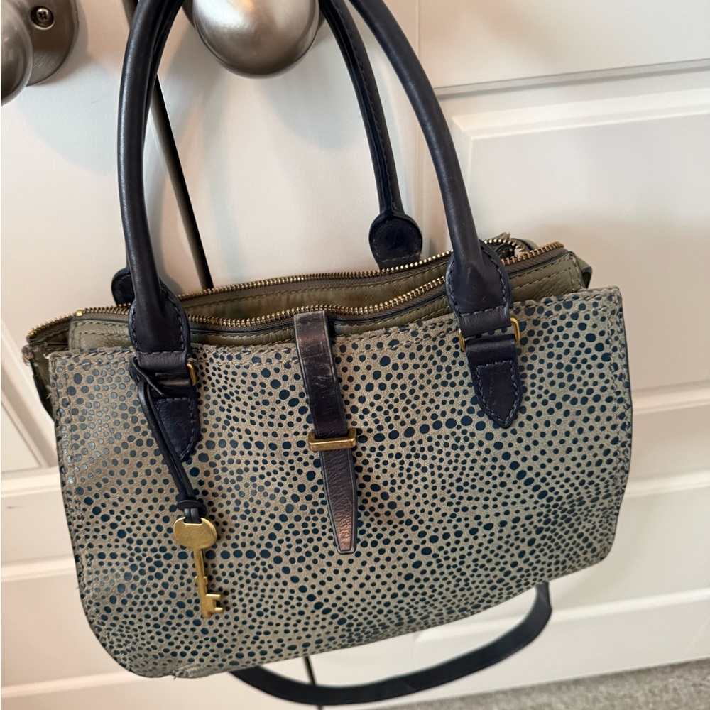 Fossil Navy and Green leather satchel. Lined with pockets